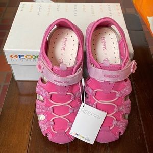 ☀️ 🌸Geox sandals. Water Resistant. Toe protection. Brand new. Size 2